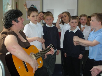 The Reading Bus saw a sing-song after stories on King's Lawn