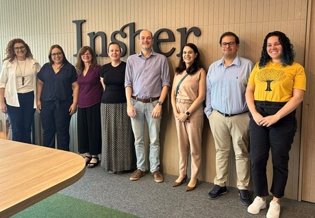 Luciana de Paula Arjona, Suelane Garcia Fontes, Sharon Gordon, Katie Wilde, Rodrigo Soares, Cristine Campos de Xavier Pinto, and Jucilene Lopes meet at Insper.