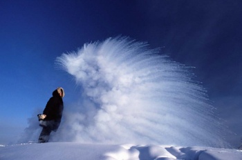 When thrown into cold air at minus 53º Celsius boiling water explodes into vapour & ice. Yakutia