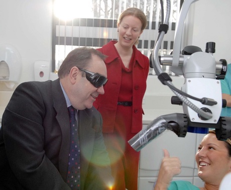 First Minister Alex Salmond and Public Health Minister Shona Robison at the new University of Aberdeen Dental School