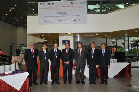 Professor Albert Rodger alongside representatives from the Ministry of Trade & Industry and Ministry of Education, Singapore and the National University of Singapore