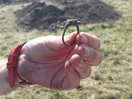 The ring when found side view