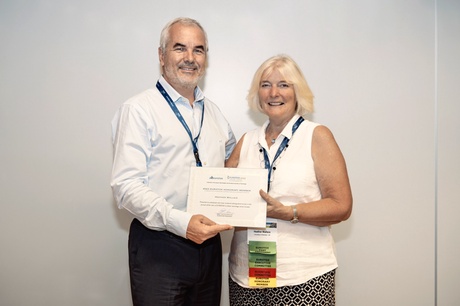 Professor Heather Wallace accepting the EUROTOX award from EUROTOX President, Professor Felix Carvalho, at the Business Council Meeting in Ljubljana