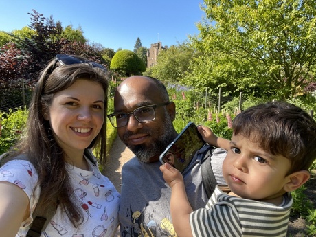 Eleonora and Suganth with their child