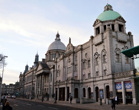 Exterior photo of His Majesty's Theatre