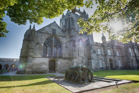 Picture of Kings College Chapel. Where the tour will start