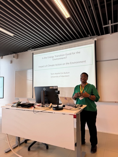 Tomi Akanle-ibukun presenting her paper