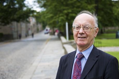 Head and shoulders photo of Professor Kemp on campus