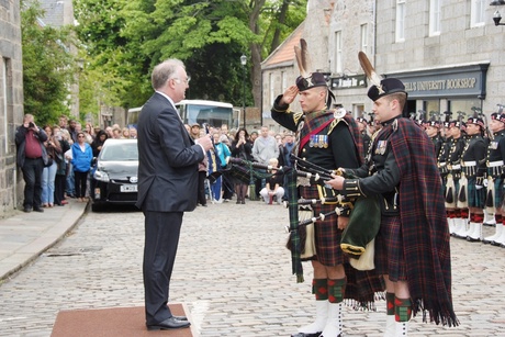 Pipe banner presentation