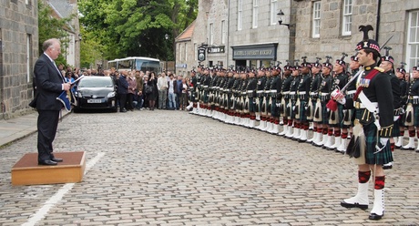 Pipe banner presentation