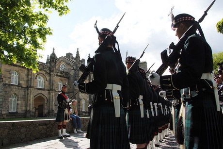 Pipe banner presentation