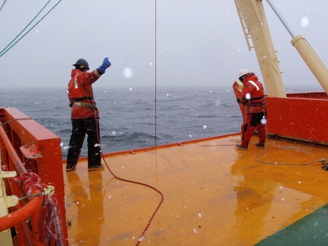 Recovering the lander (Photo: Thomas Dalgren)