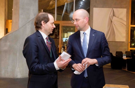 University of Aberdeen Senior Vice-Principal Karl Leydecker speaks with Minister for Europe Ben Macpherson