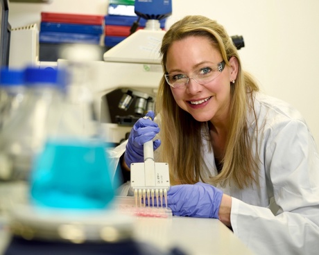 Professor Lora Heisler in lab