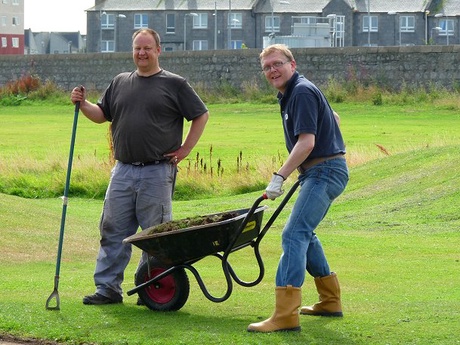 University helps out in Aberdeen's Seaton area